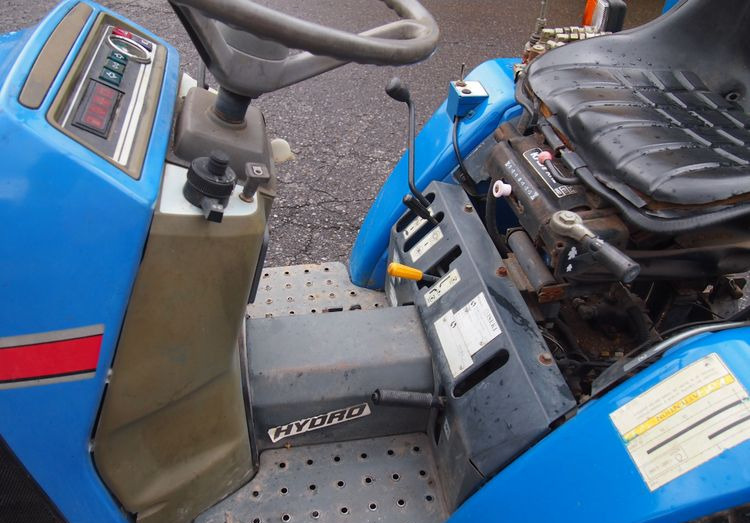 Kosiarka traktorek Iseki TMG T18 1995 hydro Diesel - Maşină de tuns iarba: Foto 4 Kosiarka traktorek Iseki TMG T18 1995 hydro Diesel - Maşină de tuns iarba: Foto 4