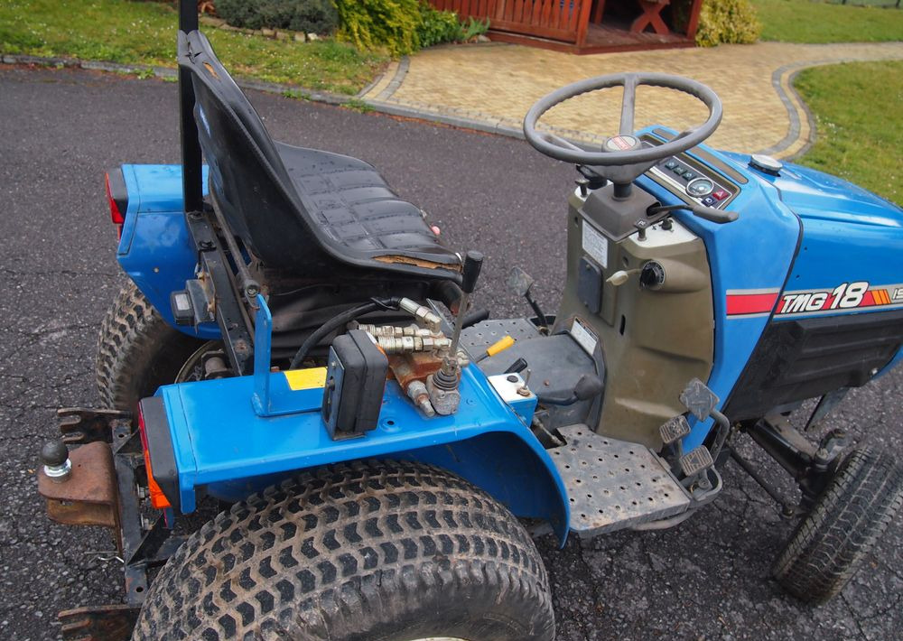 Kosiarka traktorek Iseki TMG T18 1995 hydro Diesel - Maşină de tuns iarba: Foto 3 Kosiarka traktorek Iseki TMG T18 1995 hydro Diesel - Maşină de tuns iarba: Foto 3