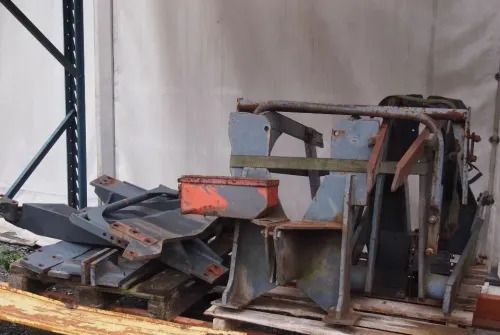 Ładowacz czołowy Tur do ciągnika MF NW JD CLAAS RENAULT - Încarcator frontal pentru tractor: Foto 2 Ładowacz czołowy Tur do ciągnika MF NW JD CLAAS RENAULT - Încarcator frontal pentru tractor: Foto 2