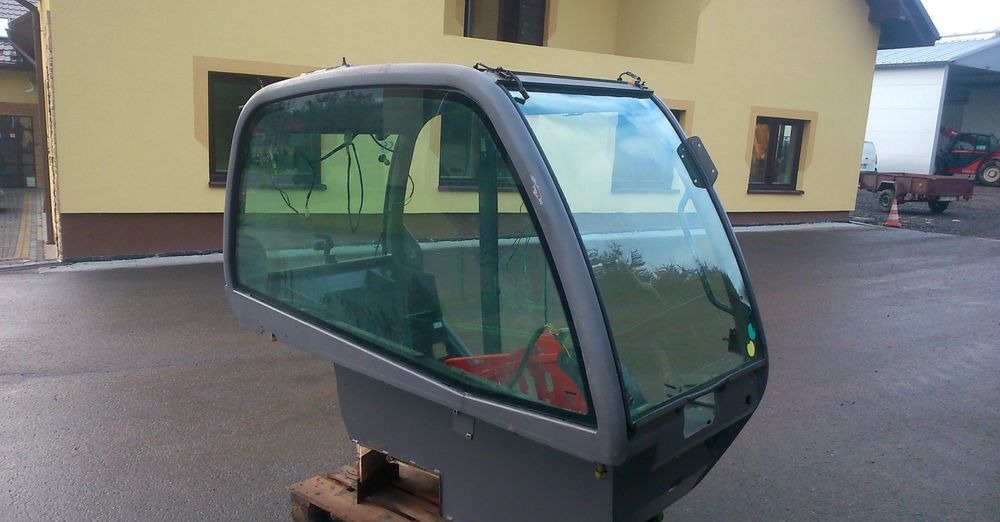 Ładowarka teleskopowa Manitou MT, MLT 2005 Kabina do Manitou - Cabină pentru Stivuitor: Foto 3 Ładowarka teleskopowa Manitou MT, MLT 2005 Kabina do Manitou - Cabină pentru Stivuitor: Foto 3