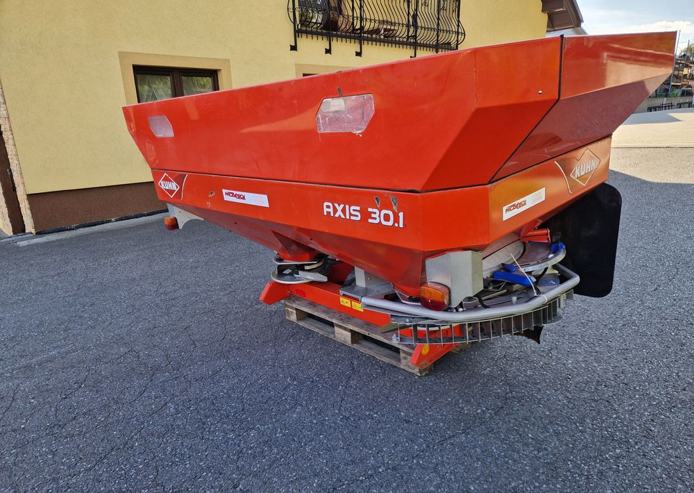 Rozsiewacz nawozów Kuhn AXIS 30,1 2008 Rozsiewacz KUHN RAUCH - Imprastietor îngrăşăminte: Foto 1 Rozsiewacz nawozów Kuhn AXIS 30,1 2008 Rozsiewacz KUHN RAUCH - Imprastietor îngrăşăminte: Foto 1