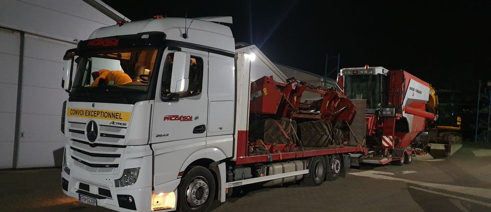 Samochód Mercedes Actros Usługi transportowe maszyn - Camion transport auto: Foto 2 Samochód Mercedes Actros Usługi transportowe maszyn - Camion transport auto: Foto 2