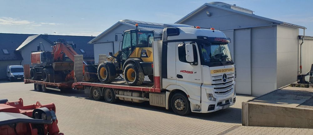 Samochód Mercedes Actros Usługi transportowe maszyn - Camion transport auto: Foto 1 Samochód Mercedes Actros Usługi transportowe maszyn - Camion transport auto: Foto 1