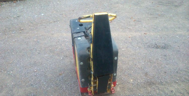 Ubijarka Dynapac LH 300 2006 - Placă compactoare: Foto 5 Ubijarka Dynapac LH 300 2006 - Placă compactoare: Foto 5