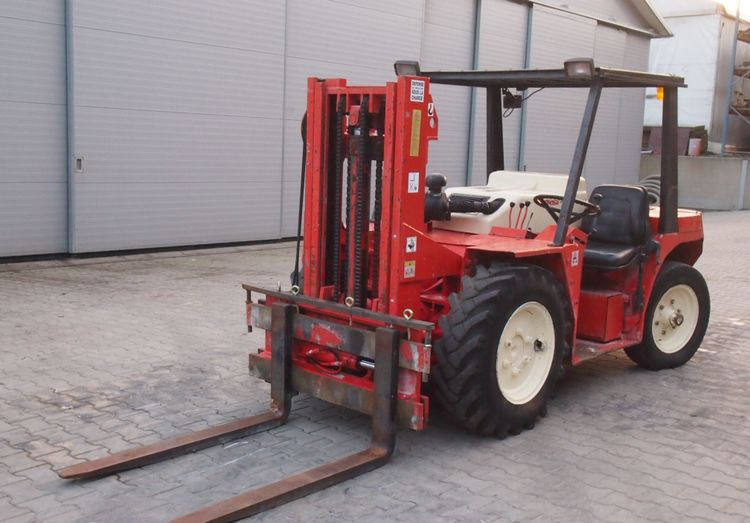 Wózek widłowy Manitou MC.20.HP 1992 - Stivuitor diesel: Foto 2 Wózek widłowy Manitou MC.20.HP 1992 - Stivuitor diesel: Foto 2