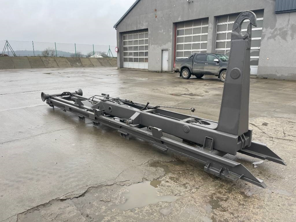 Atlas Dzwignik Hakowy - Sistem de agatare cu carlig/ Containere de gunoi: Foto 3 Atlas Dzwignik Hakowy - Sistem de agatare cu carlig/ Containere de gunoi: Foto 3