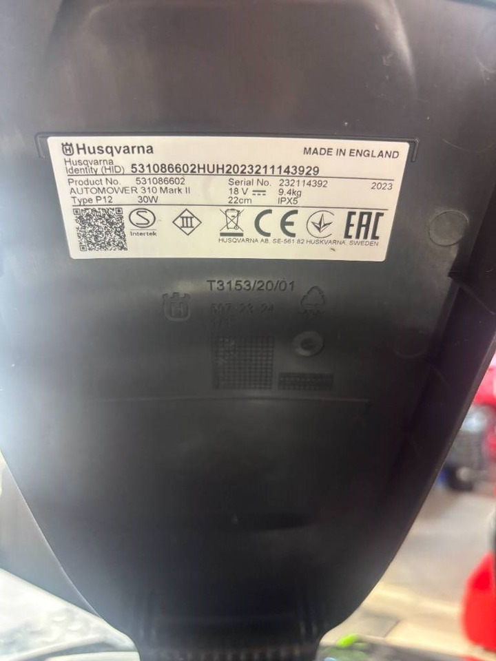 Husqvarna Automower 310  - Maşină de tuns iarba: Foto 4 Husqvarna Automower 310  - Maşină de tuns iarba: Foto 4