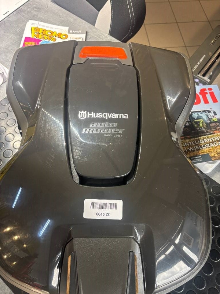 Husqvarna Automower 310  - Maşină de tuns iarba: Foto 3 Husqvarna Automower 310  - Maşină de tuns iarba: Foto 3