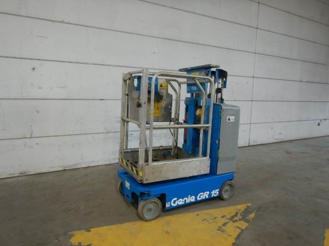 Genie GR15 - Platformă verticală: Foto 3 Genie GR15 - Platformă verticală: Foto 3