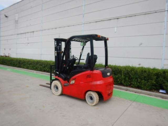 Hangcha CPD25-AC4 - Electrostivuitor: Foto 3 Hangcha CPD25-AC4 - Electrostivuitor: Foto 3