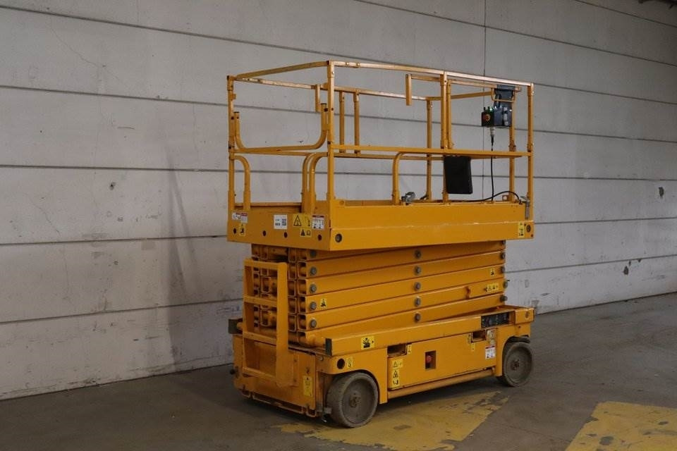 Haulotte Compact 14 - Platforma foarfeca: Foto 3 Haulotte Compact 14 - Platforma foarfeca: Foto 3