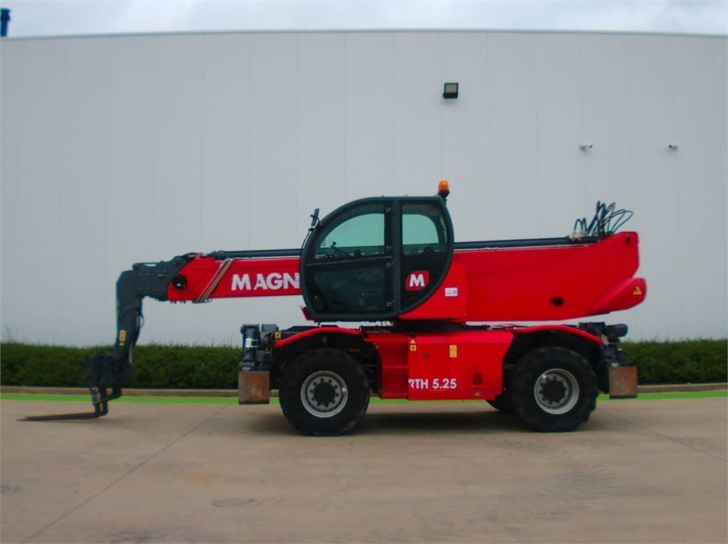 Magni 5.25 SH - Stivuitor telescopic: Foto 1 Magni 5.25 SH - Stivuitor telescopic: Foto 1