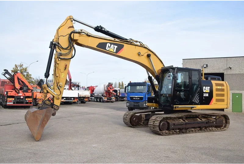 Caterpillar 323E-stock id2 - Excavator pe şenile: Foto 4 Caterpillar 323E-stock id2 - Excavator pe şenile: Foto 4
