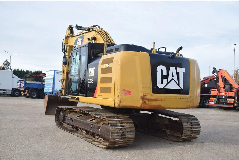 Caterpillar 323E-stock id2 - Excavator pe şenile: Foto 2 Caterpillar 323E-stock id2 - Excavator pe şenile: Foto 2