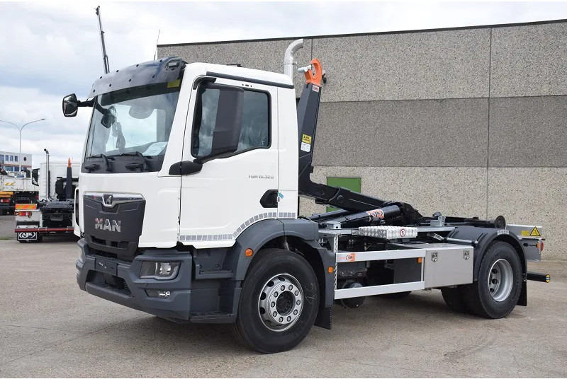 MAN TGM 18.320 - Camion cu cârlig: Foto 2 MAN TGM 18.320 - Camion cu cârlig: Foto 2