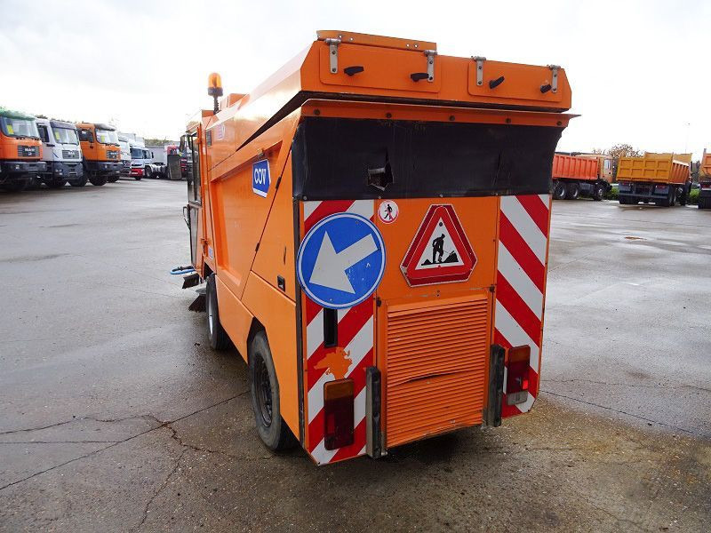 Hofmans HMF 185 - Mașină de măturat industrială: Foto 5 Hofmans HMF 185 - Mașină de măturat industrială: Foto 5