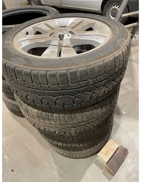 Kumho Kumho banden met Mercedes velgen 255/50 R19 107V - Anvelope și jante pentru Automobil: Foto 1 Kumho Kumho banden met Mercedes velgen 255/50 R19 107V - Anvelope și jante pentru Automobil: Foto 1