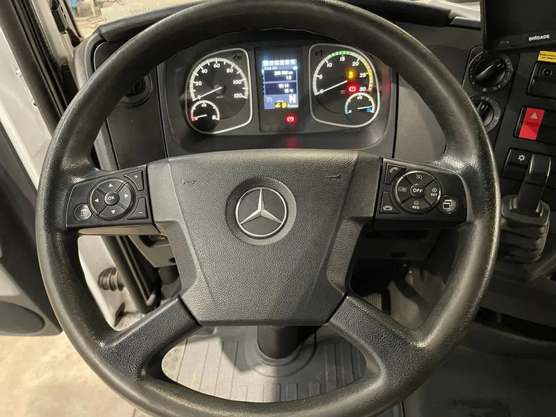 Mercedes-Benz Atego 1621 *Palfinger kraan*Containersysteem*luchtvering achteras*bluetooth - Camion cu cârlig, Camion cu macara: Foto 4 Mercedes-Benz Atego 1621 *Palfinger kraan*Containersysteem*luchtvering achteras*bluetooth - Camion cu cârlig, Camion cu macara: Foto 4