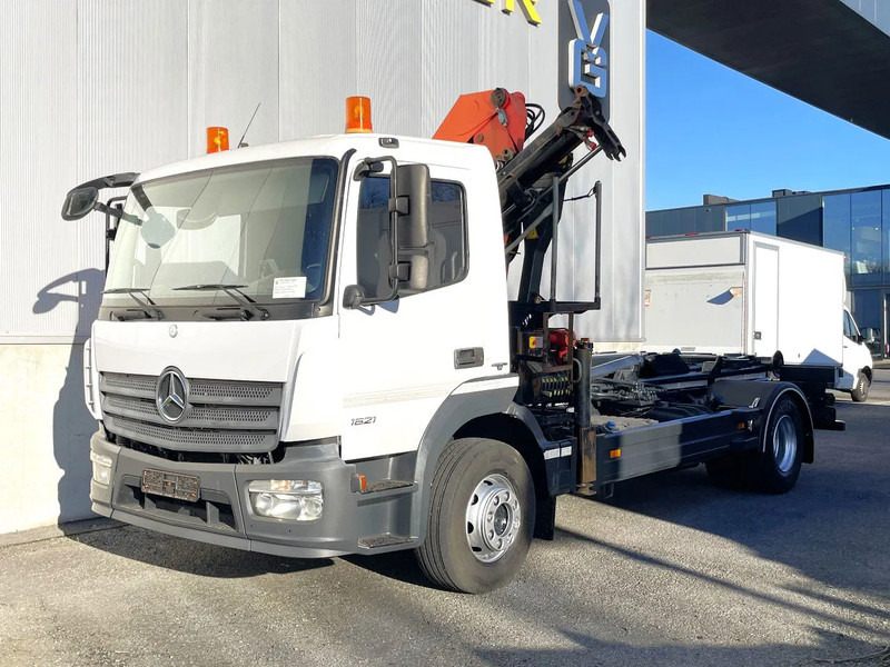 Mercedes-Benz Atego 1621 *Palfinger kraan*Containersysteem*luchtvering achteras*bluetooth - Camion cu cârlig, Camion cu macara: Foto 1 Mercedes-Benz Atego 1621 *Palfinger kraan*Containersysteem*luchtvering achteras*bluetooth - Camion cu cârlig, Camion cu macara: Foto 1