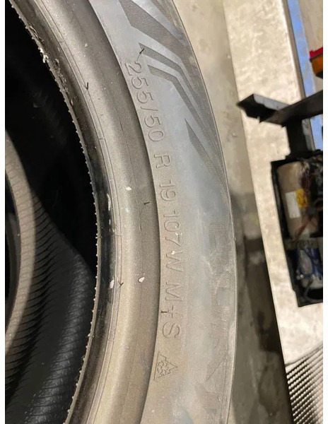Vredestein Vredestein banden maat 255/50 R19 107 W M+S - Anvelopă pentru Automobil: Foto 3 Vredestein Vredestein banden maat 255/50 R19 107 W M+S - Anvelopă pentru Automobil: Foto 3