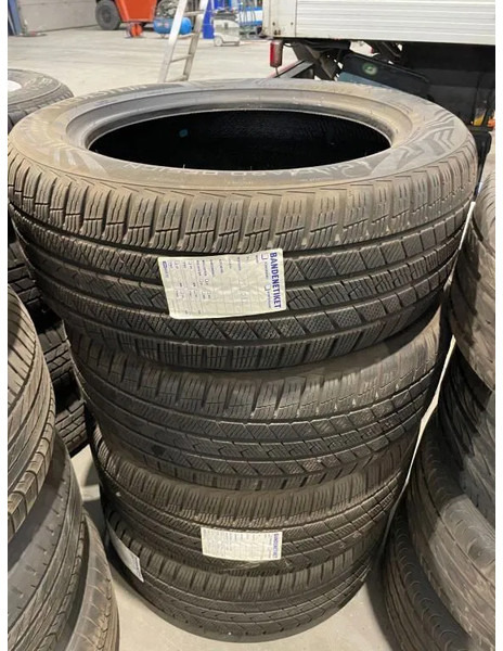 Vredestein Vredestein banden maat 255/50 R19 107 W M+S - Anvelopă pentru Automobil: Foto 1 Vredestein Vredestein banden maat 255/50 R19 107 W M+S - Anvelopă pentru Automobil: Foto 1