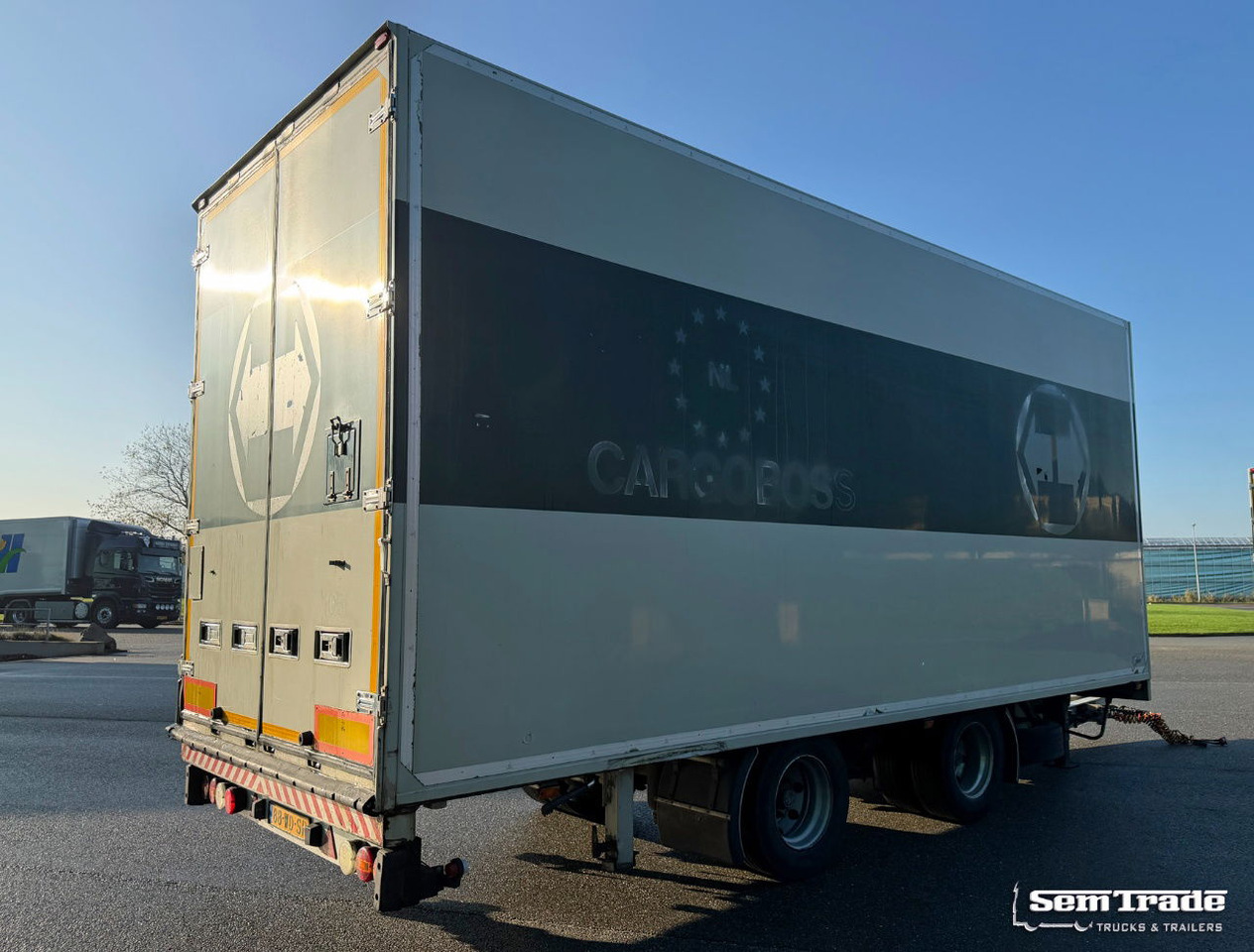 Burg VAN Beurden Isolated BOX Side Doors TRS Cooling Hydrarolls Holland-Trailer - Remorcă frigider: Foto 4 Burg VAN Beurden Isolated BOX Side Doors TRS Cooling Hydrarolls Holland-Trailer - Remorcă frigider: Foto 4