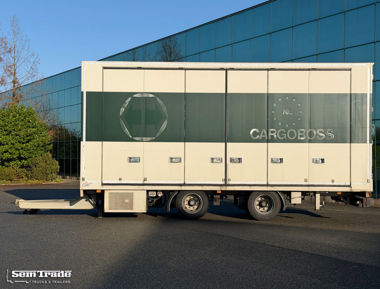 Burg VAN Beurden Isolated BOX Side Doors TRS Cooling Hydrarolls Holland-Trailer - Remorcă frigider: Foto 2 Burg VAN Beurden Isolated BOX Side Doors TRS Cooling Hydrarolls Holland-Trailer - Remorcă frigider: Foto 2