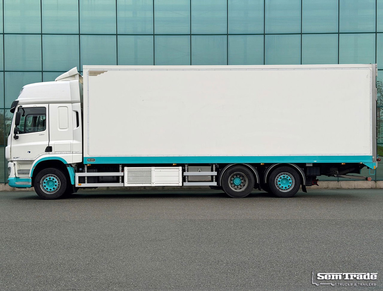 DAF CF 450 SC Heiwo Isolated BOX 875 x 250 x 275 INS. Carrier Cooling 340.000 KM Tail Lift Super Condition NEW APK - TUV - Camion frigider: Foto 2 DAF CF 450 SC Heiwo Isolated BOX 875 x 250 x 275 INS. Carrier Cooling 340.000 KM Tail Lift Super Condition NEW APK - TUV - Camion frigider: Foto 2