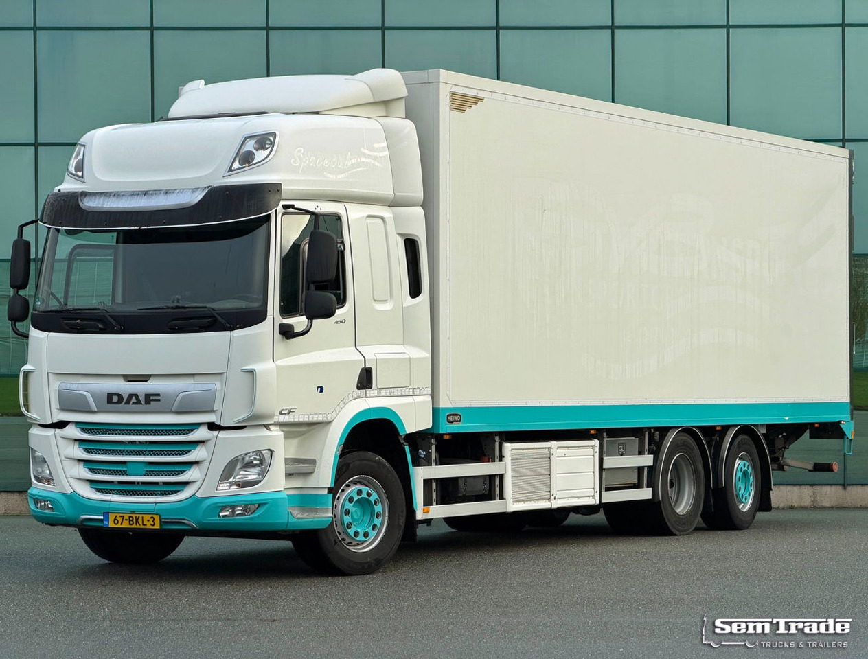 DAF CF 450 SC Heiwo Isolated BOX 875 x 250 x 275 INS. Carrier Cooling 340.000 KM Tail Lift Super Condition NEW APK - TUV - Camion frigider: Foto 1 DAF CF 450 SC Heiwo Isolated BOX 875 x 250 x 275 INS. Carrier Cooling 340.000 KM Tail Lift Super Condition NEW APK - TUV - Camion frigider: Foto 1