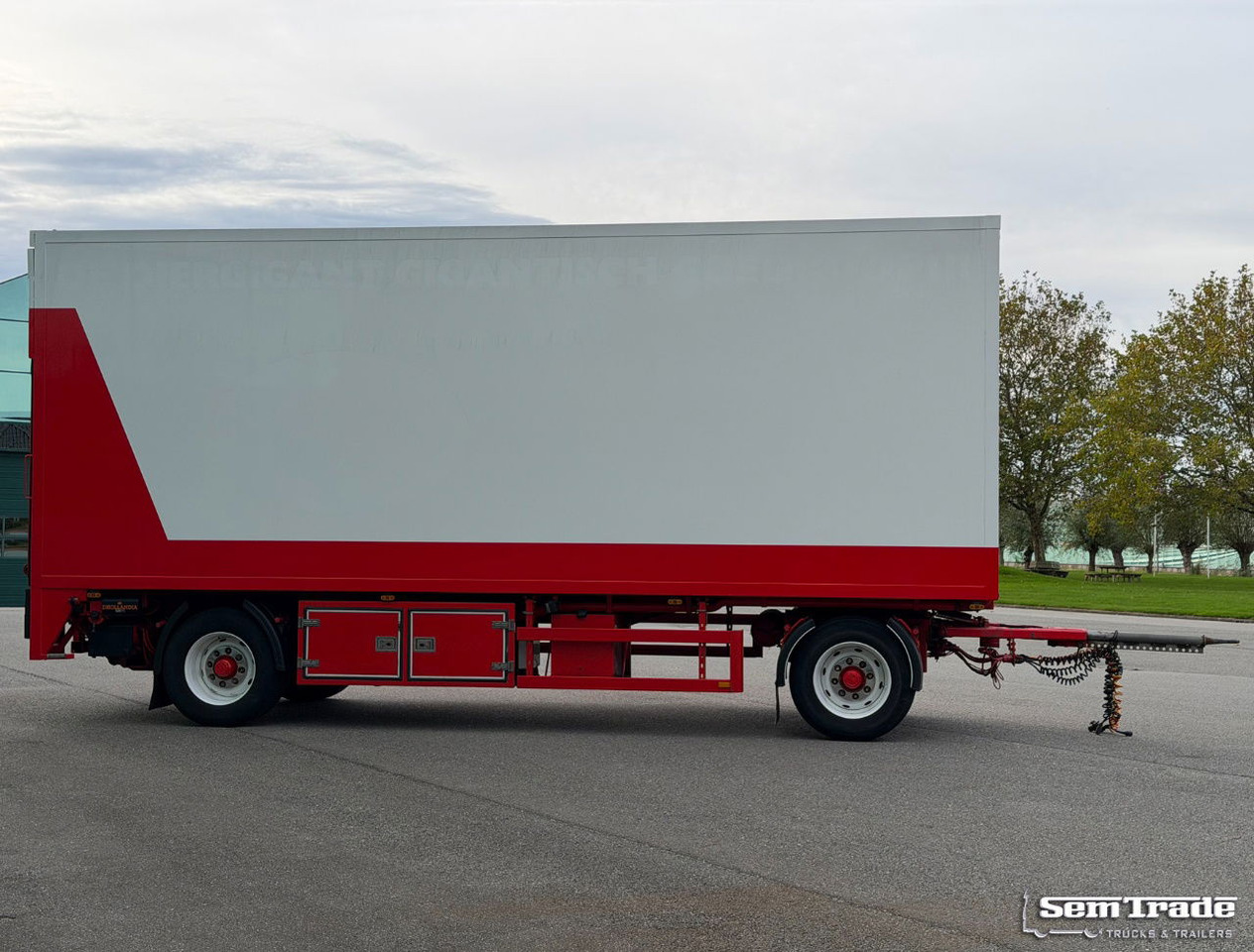 Heiwo Chassis + Isolated BOX 770x250x270 Inside Tail Lift Super Condition - Remorcă furgon: Foto 5 Heiwo Chassis + Isolated BOX 770x250x270 Inside Tail Lift Super Condition - Remorcă furgon: Foto 5