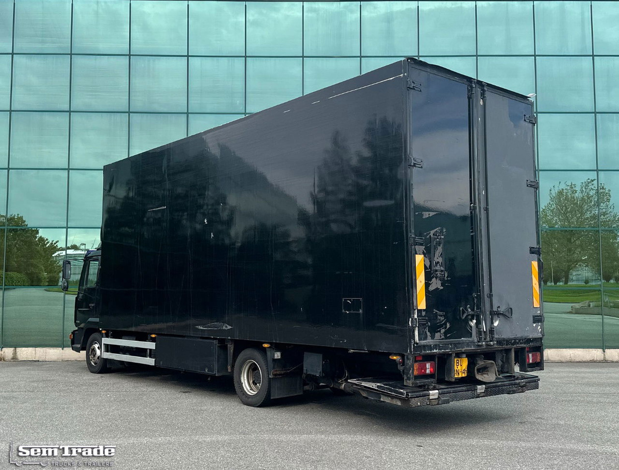 MAN LE 220C Euro 3 Isolated BOX + BOX Heater 740 x 240 x 295 CM Inside Holland Truck - Camion furgon: Foto 3 MAN LE 220C Euro 3 Isolated BOX + BOX Heater 740 x 240 x 295 CM Inside Holland Truck - Camion furgon: Foto 3