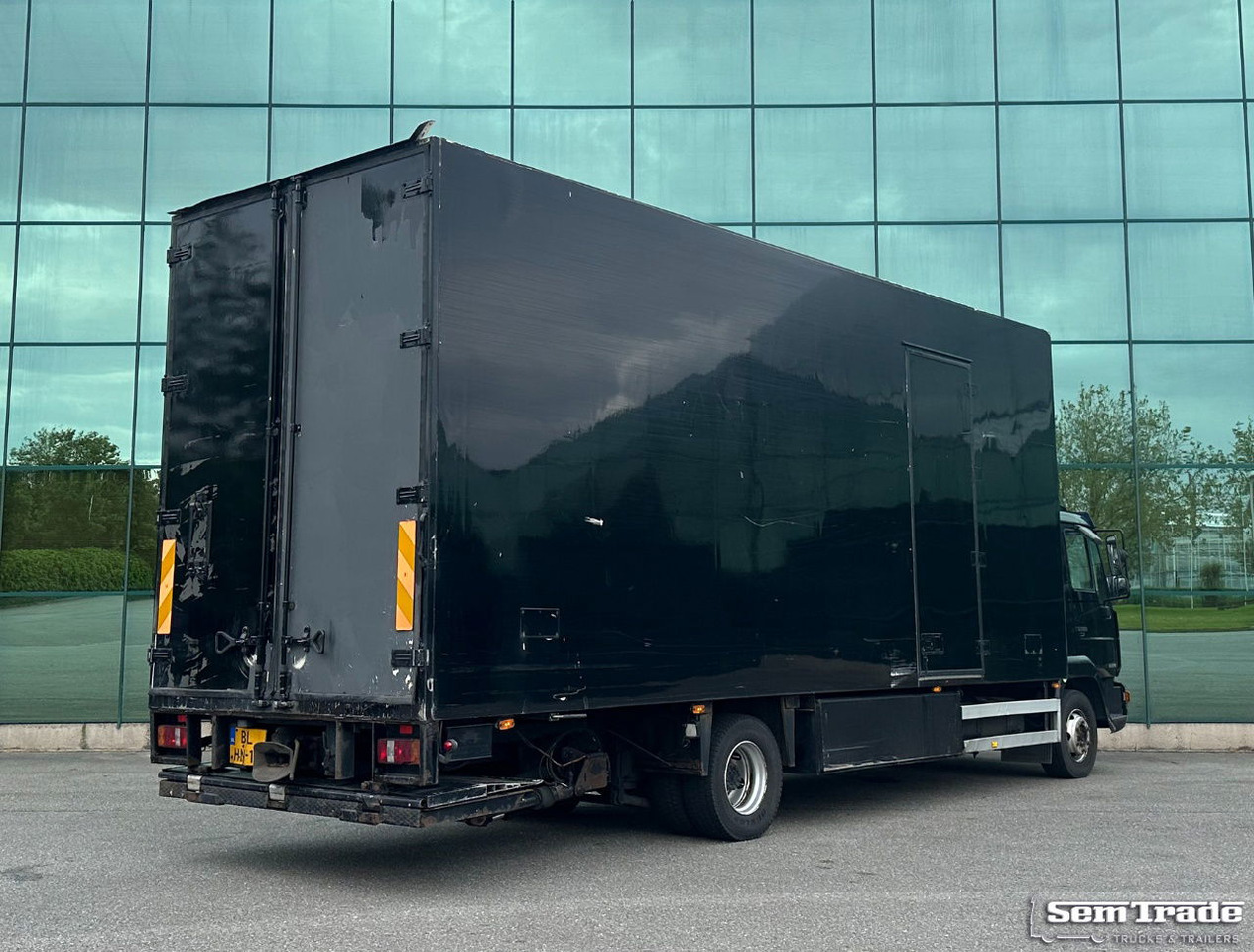 MAN LE 220C Euro 3 Isolated BOX + BOX Heater 740 x 240 x 295 CM Inside Holland Truck - Camion furgon: Foto 4 MAN LE 220C Euro 3 Isolated BOX + BOX Heater 740 x 240 x 295 CM Inside Holland Truck - Camion furgon: Foto 4