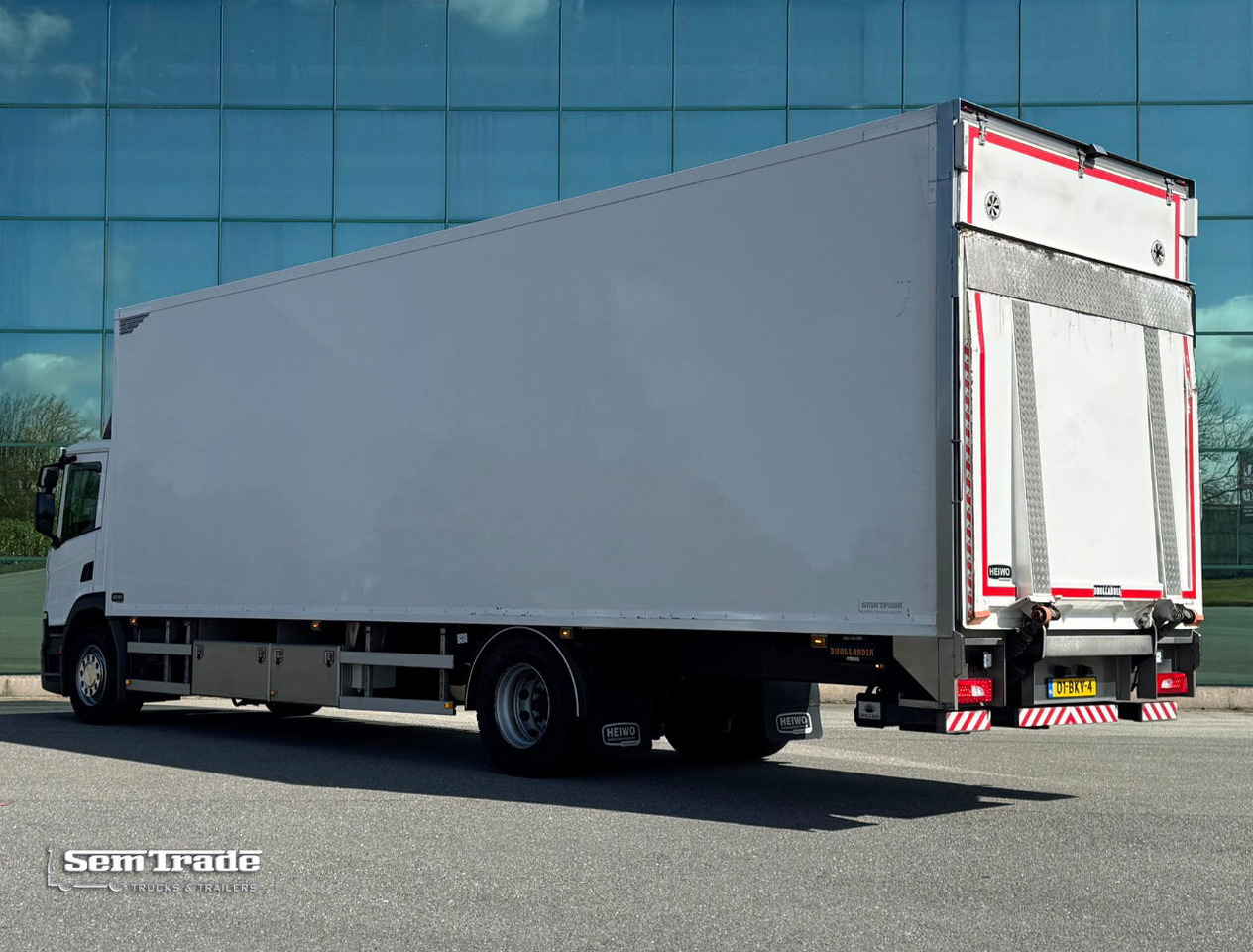 Scania P320 Heiwo 16 Karrenbak 275 CM Hoog Kachel 2.500 KG Klep Super Staat - Camion furgon: Foto 3 Scania P320 Heiwo 16 Karrenbak 275 CM Hoog Kachel 2.500 KG Klep Super Staat - Camion furgon: Foto 3