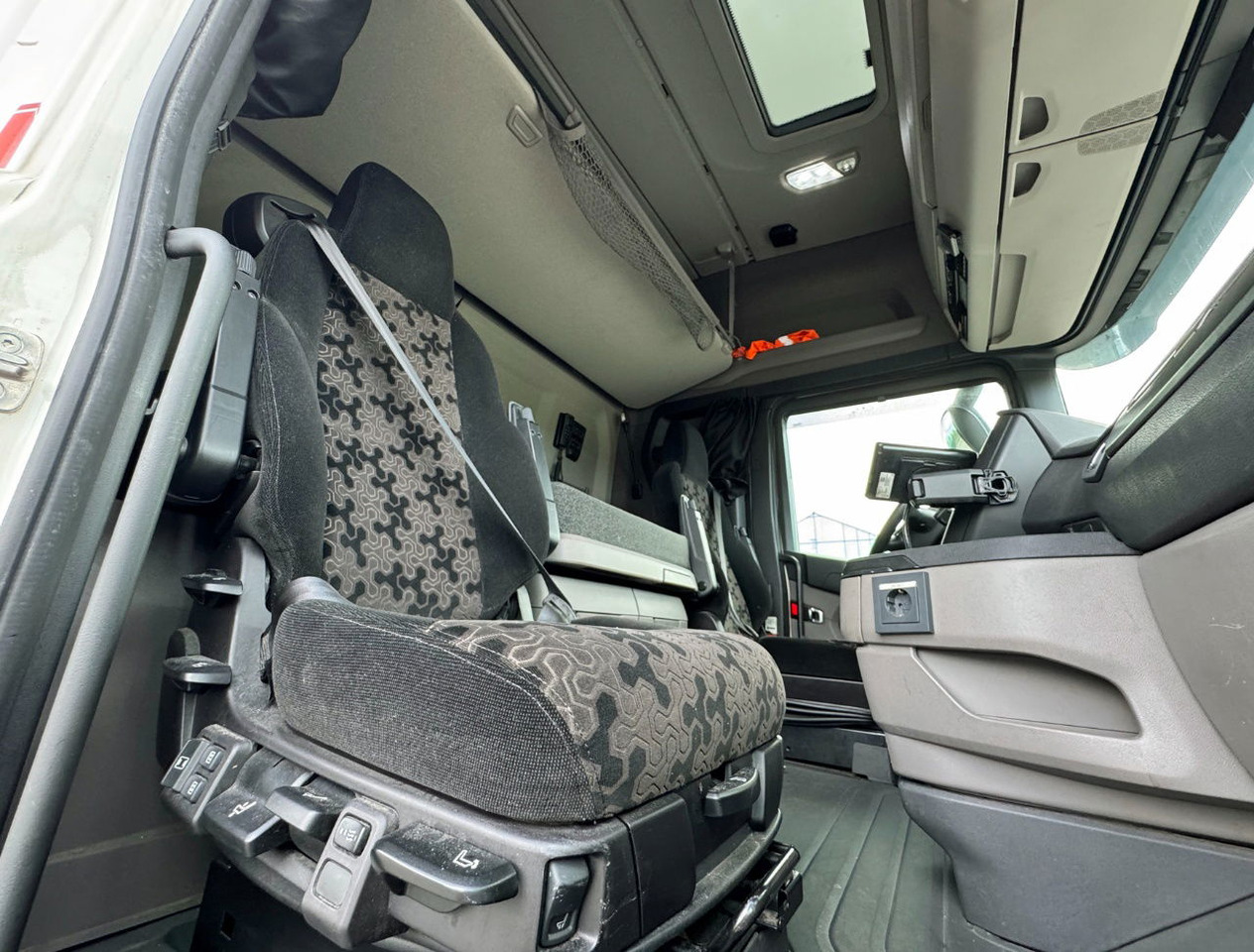 Camion frigider Scania S500 6X2 Retarder 815 x 250 x 275 CM Inside TOP Condition Holland Truck: Foto 11