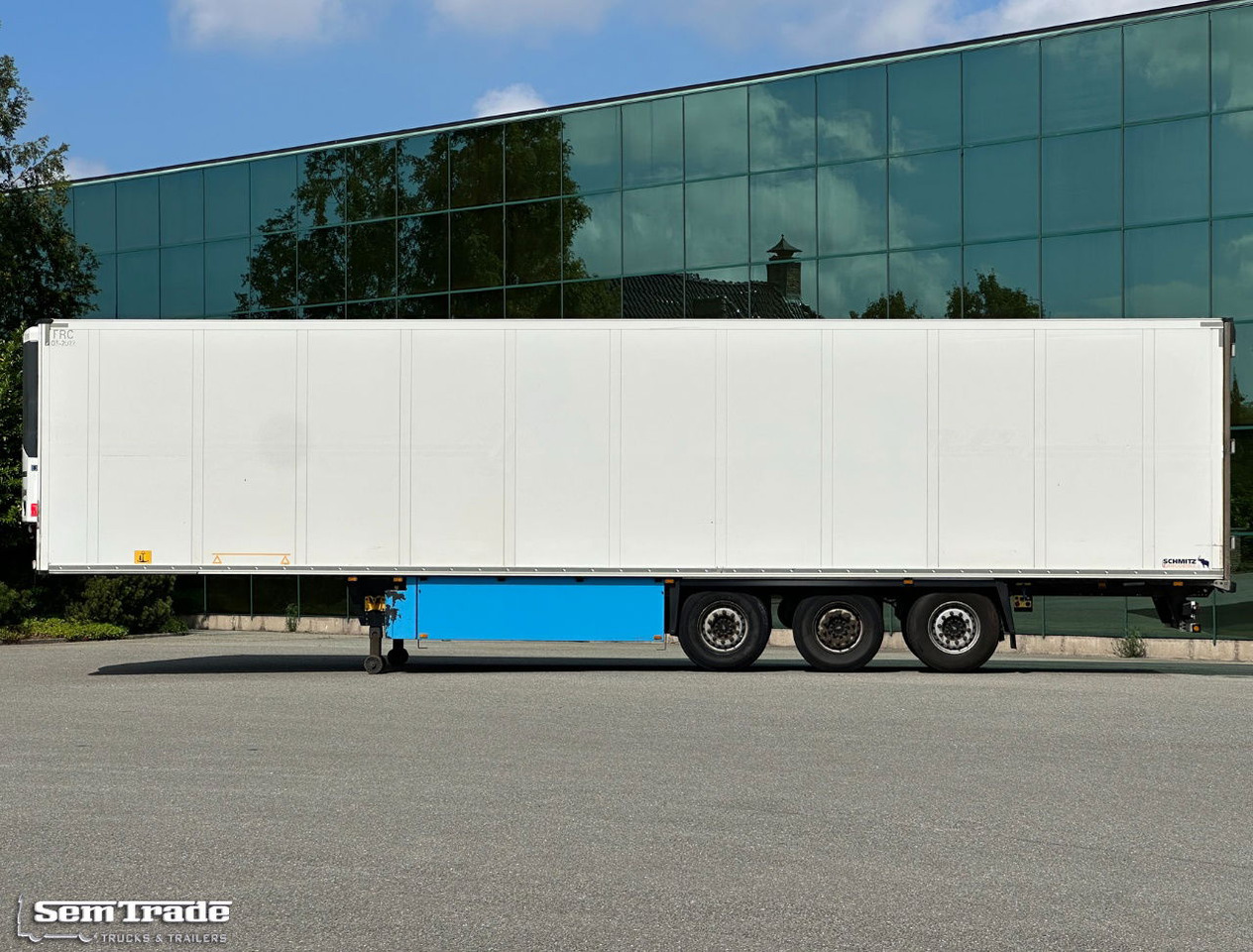 Schmitz Cargobull SCBS3B Thermo King SLXe 300 Lift Axle Holland-Trailer 4 Pieces IN Stock - Semiremorcă frigider: Foto 2 Schmitz Cargobull SCBS3B Thermo King SLXe 300 Lift Axle Holland-Trailer 4 Pieces IN Stock - Semiremorcă frigider: Foto 2
