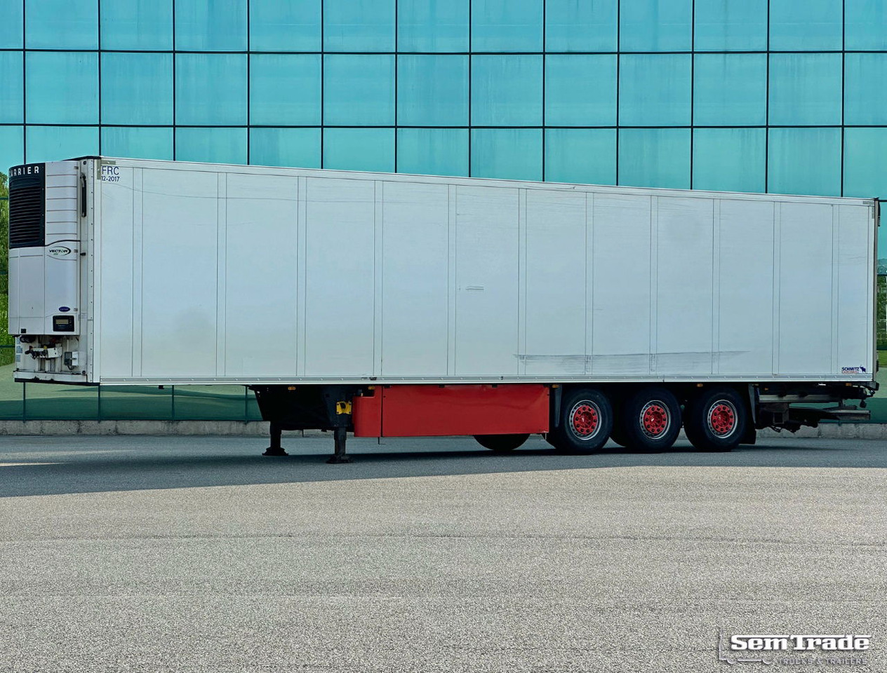 Schmitz Cargobull SKO24 Carrier Vector 1850 2X Lift Axle Flowerwide 270 CM High Holland Trailer - Semiremorcă frigider: Foto 1 Schmitz Cargobull SKO24 Carrier Vector 1850 2X Lift Axle Flowerwide 270 CM High Holland Trailer - Semiremorcă frigider: Foto 1