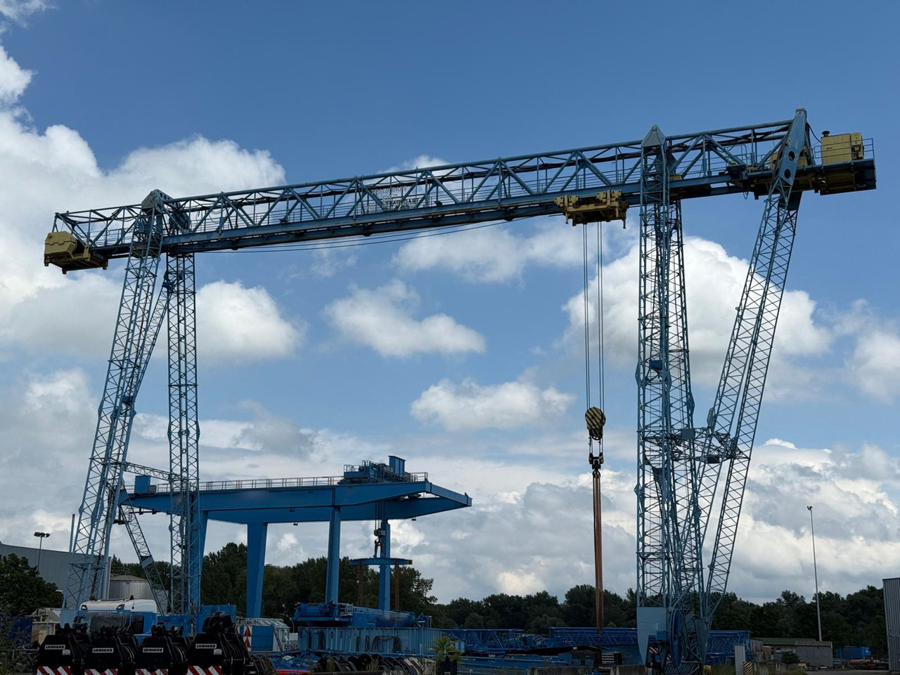 Voest Alpine P22 - Macara portal: Foto 1 Voest Alpine P22 - Macara portal: Foto 1