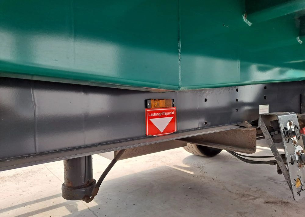 Kempf Wywrot do przewozu zrebek i drzewa przyczepa - Remorcă transport busteni: Foto 1 Kempf Wywrot do przewozu zrebek i drzewa przyczepa - Remorcă transport busteni: Foto 1