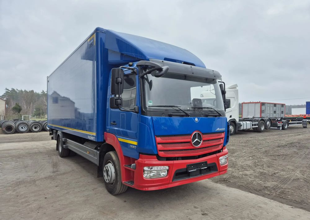 Mercedes-Benz Atego 1330 Euro 6 - Camion furgon: Foto 2 Mercedes-Benz Atego 1330 Euro 6 - Camion furgon: Foto 2