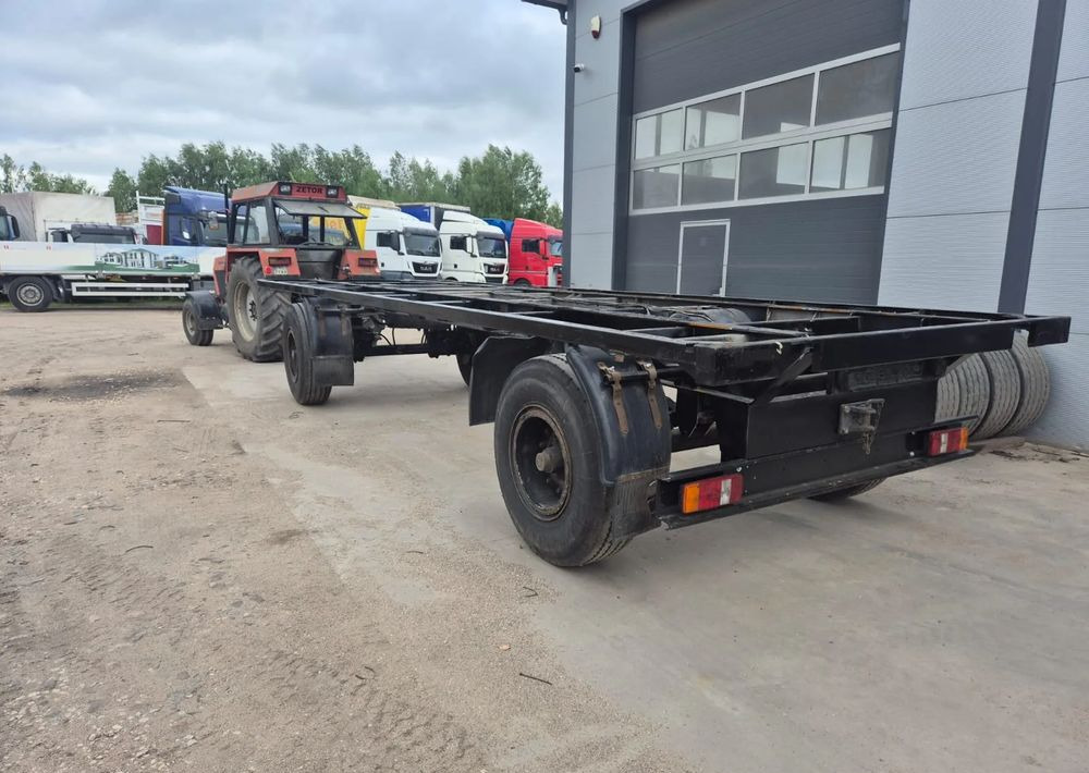 Schmitz Cargobull Przyczepa Krone na resorze - Remorcă şasiu: Foto 2 Schmitz Cargobull Przyczepa Krone na resorze - Remorcă şasiu: Foto 2