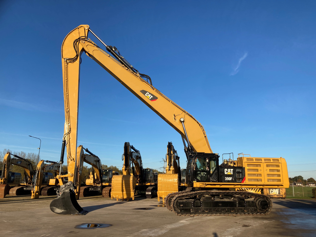 CATERPILLAR 390F Long Reach (coming in) - Excavator pe şenile: Foto 1 CATERPILLAR 390F Long Reach (coming in) - Excavator pe şenile: Foto 1