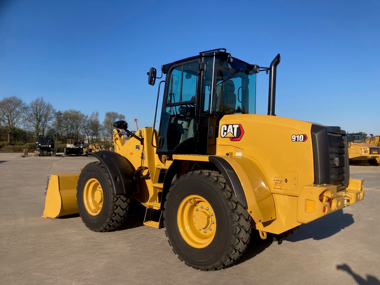 CATERPILLAR 910 - Încărcător frontal pe pneuri: Foto 1 CATERPILLAR 910 - Încărcător frontal pe pneuri: Foto 1