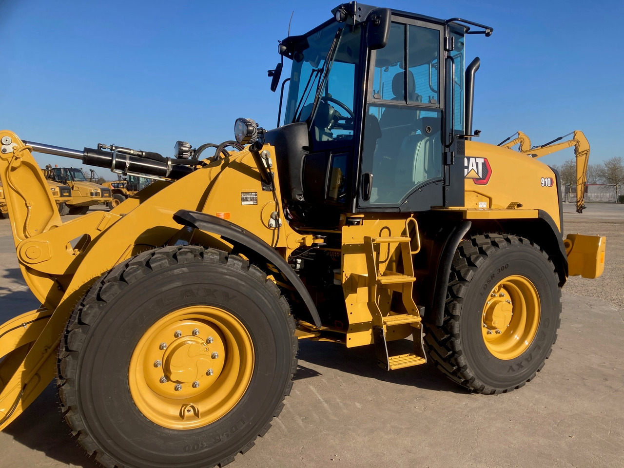 CATERPILLAR 910 - Încărcător frontal pe pneuri: Foto 2 CATERPILLAR 910 - Încărcător frontal pe pneuri: Foto 2