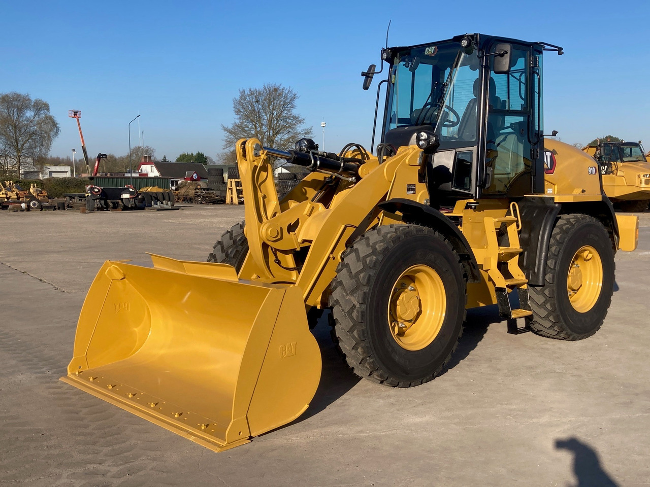 CATERPILLAR 910 - Încărcător frontal pe pneuri: Foto 3 CATERPILLAR 910 - Încărcător frontal pe pneuri: Foto 3
