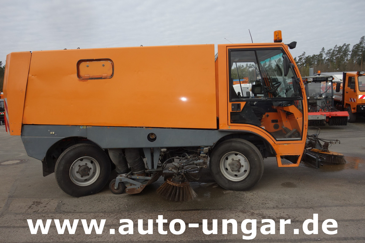 Aebi MFH 5000 Kehrmaschine Baujahr 2004 4-Rad Lenkung Wildkrautbesen - Măturătoare stradală: Foto 4 Aebi MFH 5000 Kehrmaschine Baujahr 2004 4-Rad Lenkung Wildkrautbesen - Măturătoare stradală: Foto 4