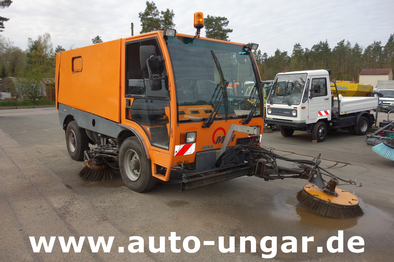 Aebi MFH 5000 Kehrmaschine Baujahr 2004 4-Rad Lenkung Wildkrautbesen - Măturătoare stradală: Foto 3 Aebi MFH 5000 Kehrmaschine Baujahr 2004 4-Rad Lenkung Wildkrautbesen - Măturătoare stradală: Foto 3