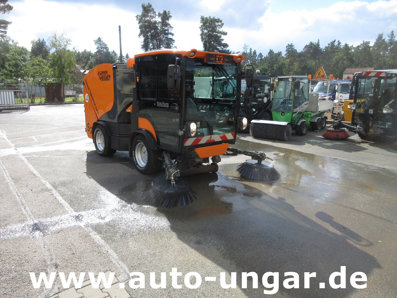 Boschung S2 Küpper-Weisser Kehrmaschine Urban Sweeper 2m³ Knicklenkung 40km/h - Măturătoare stradală: Foto 1 Boschung S2 Küpper-Weisser Kehrmaschine Urban Sweeper 2m³ Knicklenkung 40km/h - Măturătoare stradală: Foto 1