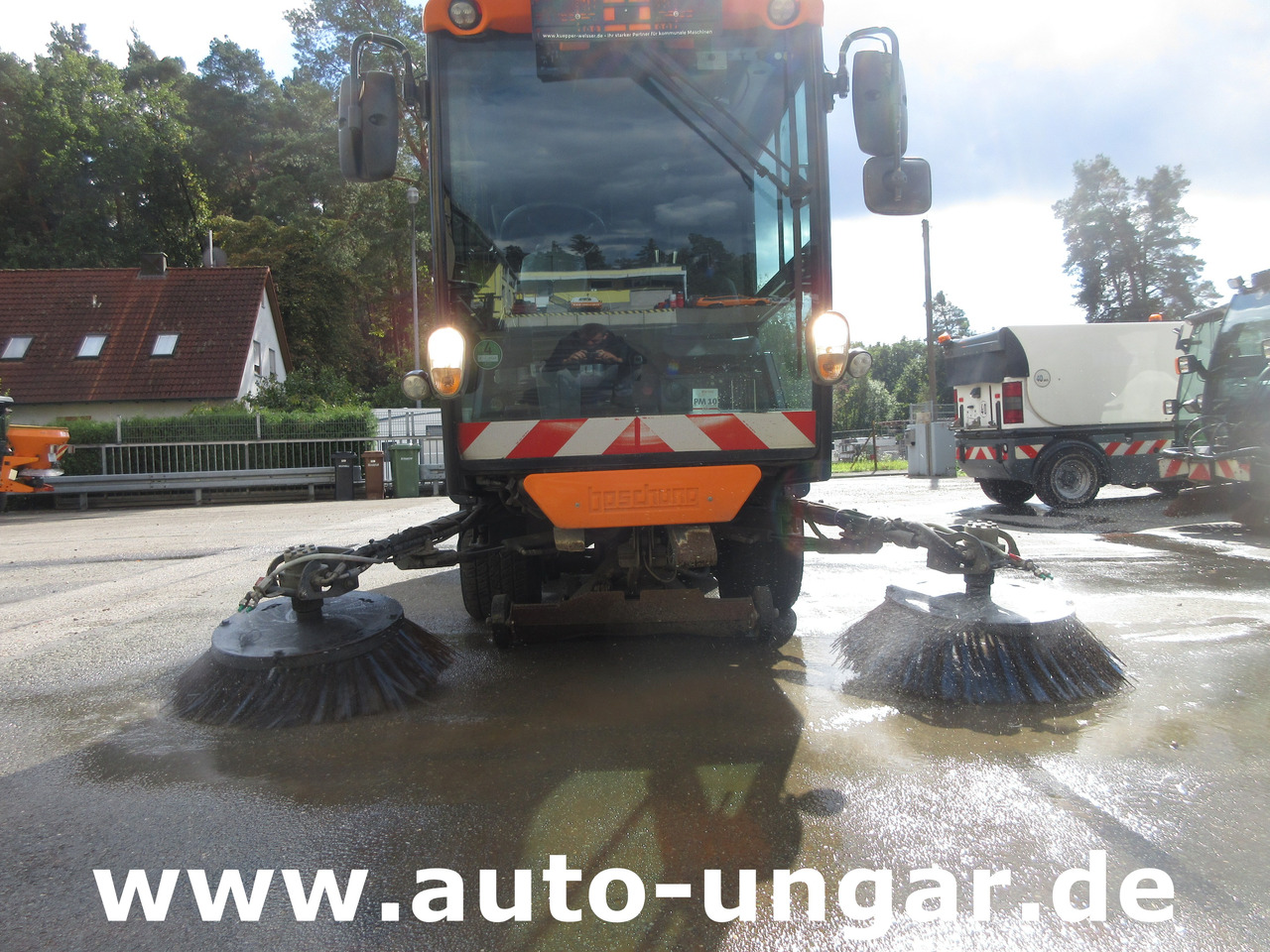 Boschung S2 Küpper-Weisser Kehrmaschine Urban Sweeper 2m³ Knicklenkung 40km/h - Măturătoare stradală: Foto 2 Boschung S2 Küpper-Weisser Kehrmaschine Urban Sweeper 2m³ Knicklenkung 40km/h - Măturătoare stradală: Foto 2