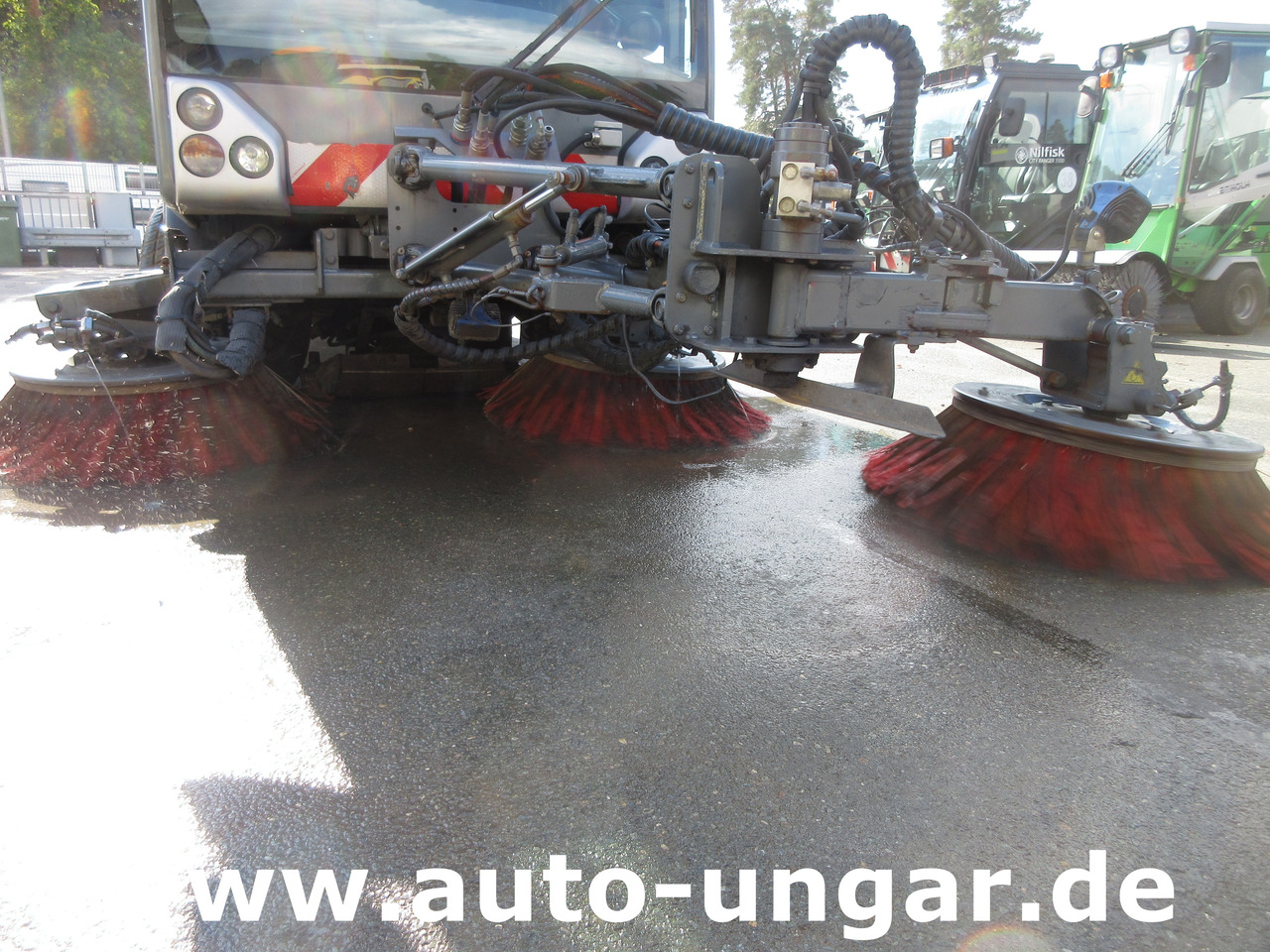 Boschung S3 Kehrmaschine urban sweeper Wildkrautbesen Allradlenkung - Măturătoare stradală: Foto 5 Boschung S3 Kehrmaschine urban sweeper Wildkrautbesen Allradlenkung - Măturătoare stradală: Foto 5
