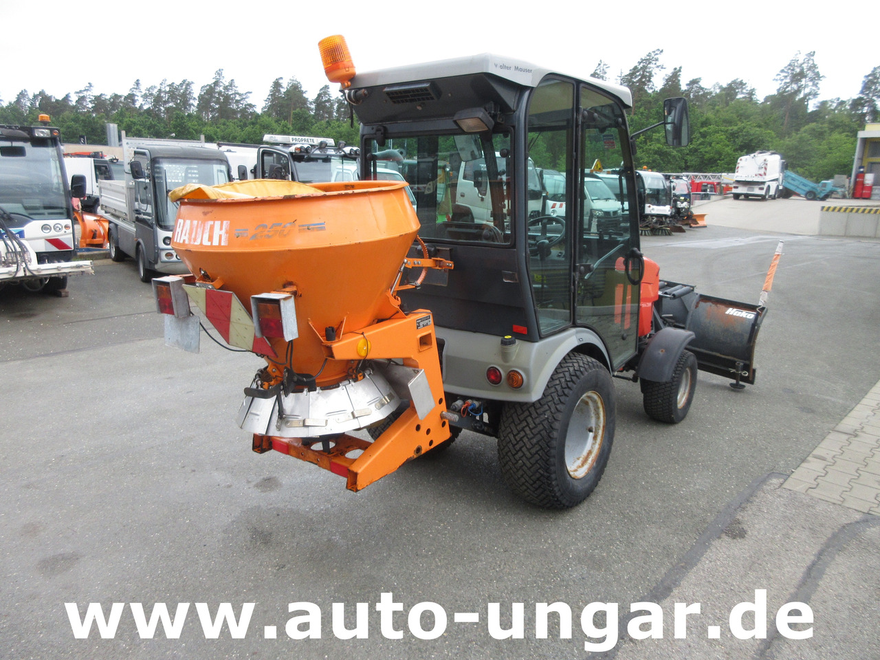 HAKO Hakotrac 2650 DA Winterdienst Schneepflug & Streuer 4x4 Zapfwelle Hydraulik - Tractor comunal: Foto 4 HAKO Hakotrac 2650 DA Winterdienst Schneepflug & Streuer 4x4 Zapfwelle Hydraulik - Tractor comunal: Foto 4